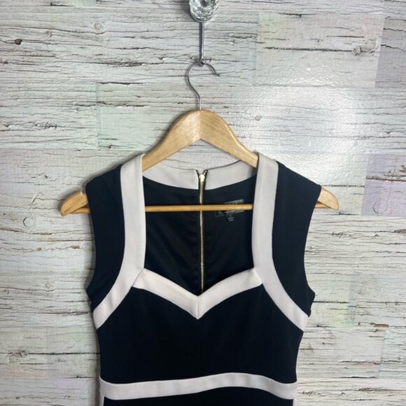 Guess size 8 dress bodycon black white - Picture 3 of 7